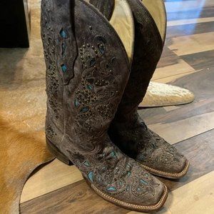 Corral Women’s Boots with Turquoise inlays size 9M